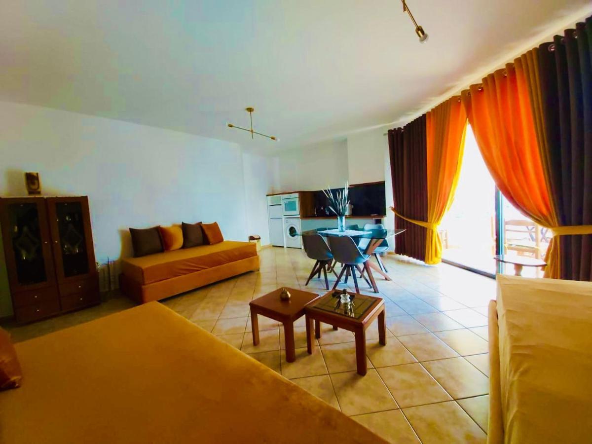 Flora Apartments Sarandë Esterno foto