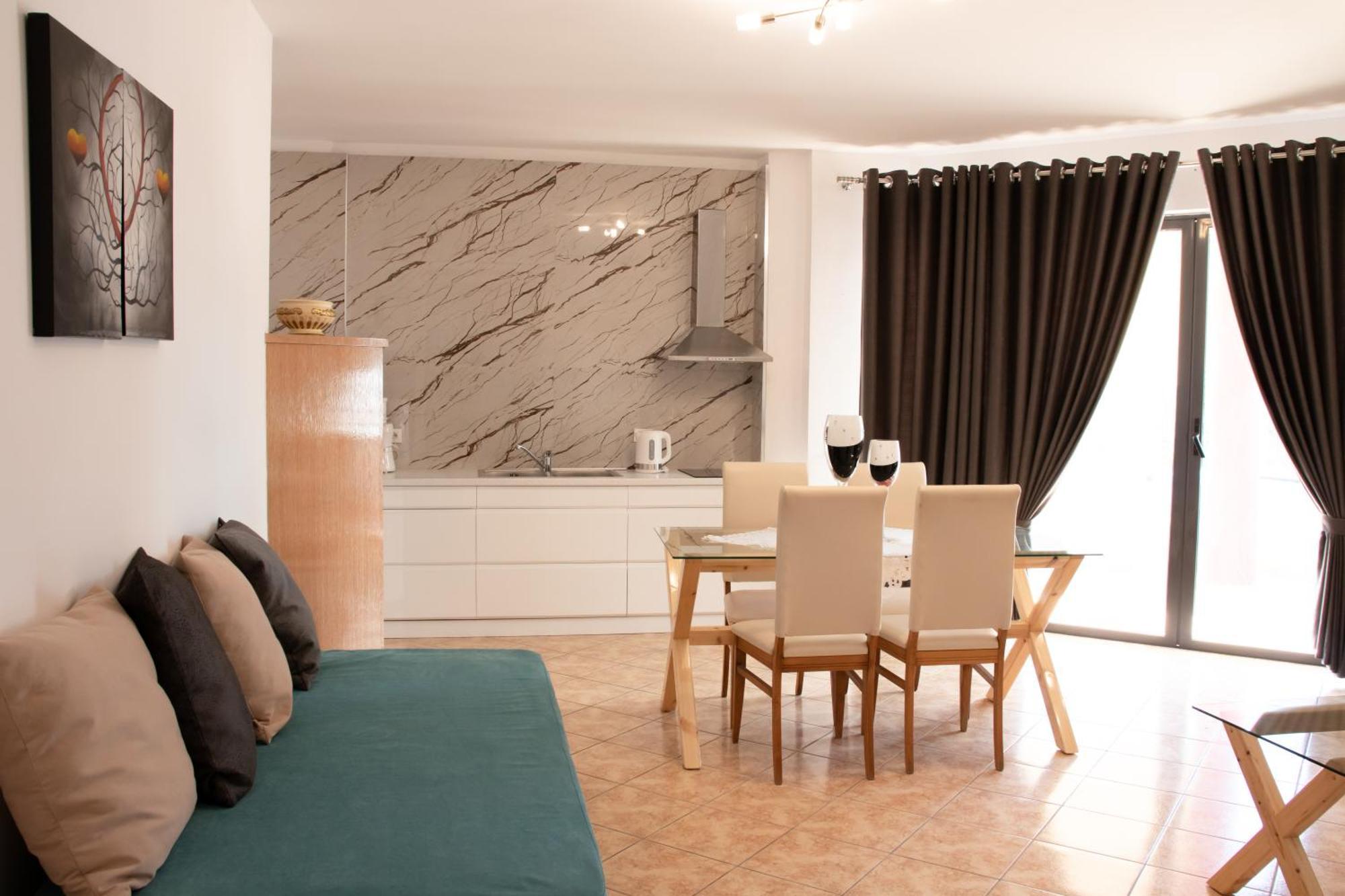 Flora Apartments Sarandë Esterno foto