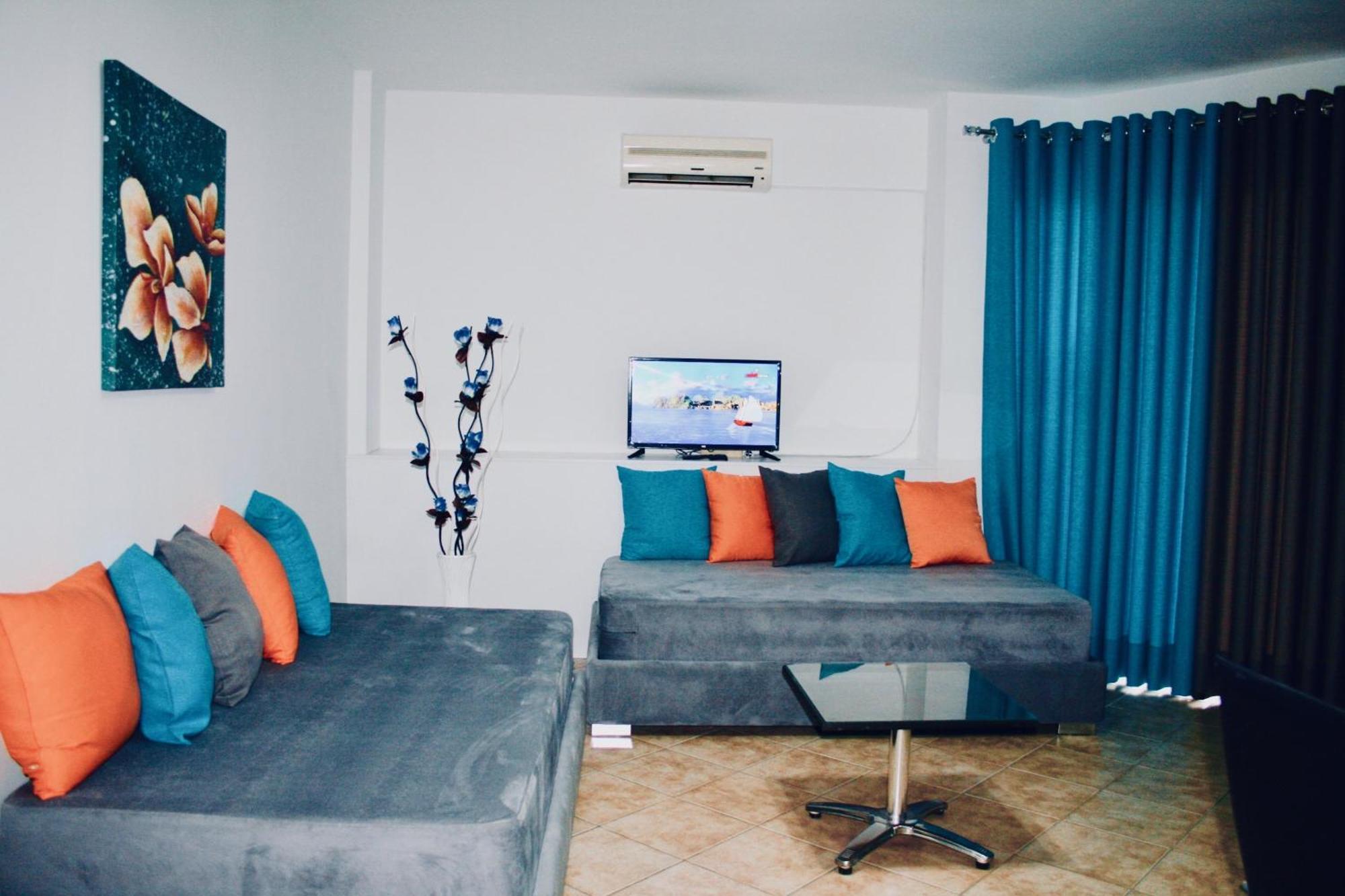 Flora Apartments Sarandë Esterno foto