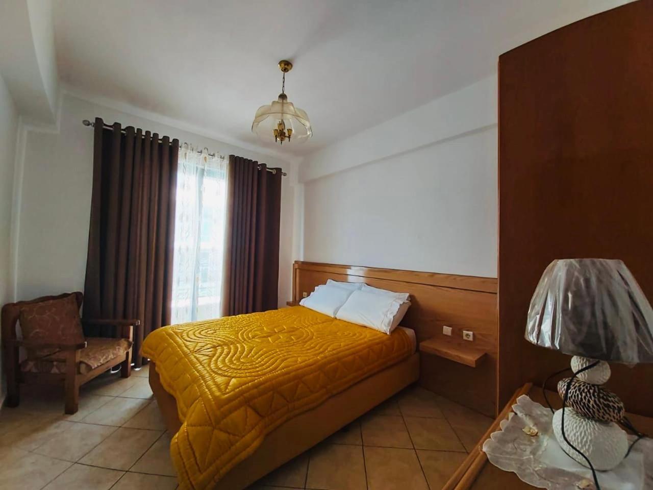 Flora Apartments Sarandë Esterno foto