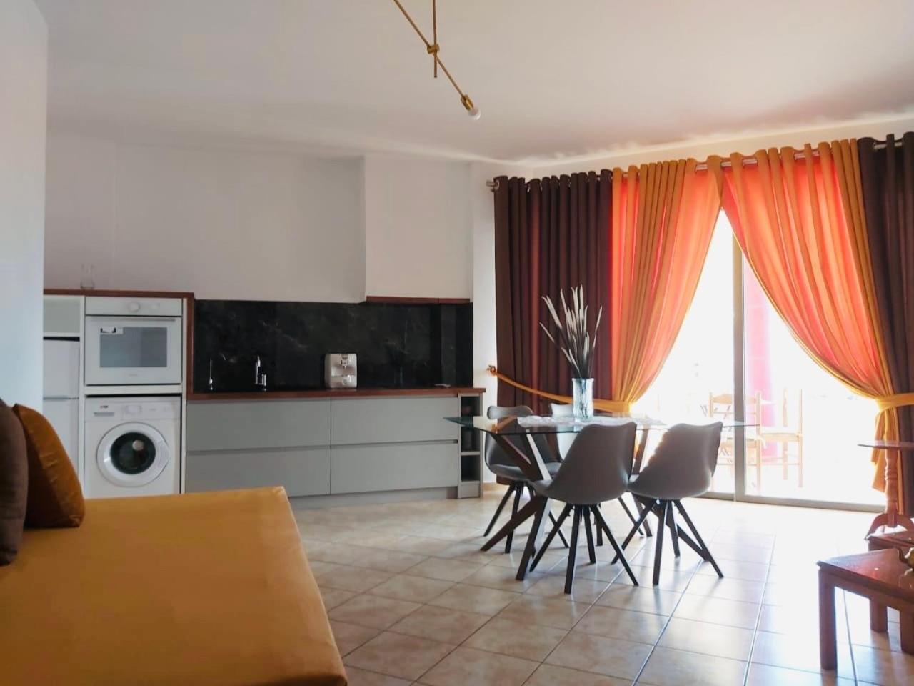 Flora Apartments Sarandë Esterno foto