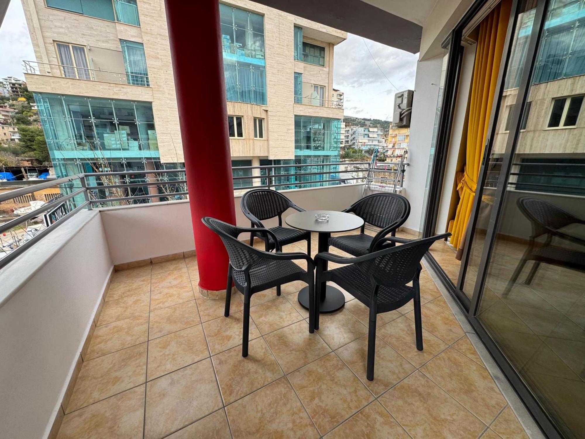 Flora Apartments Sarandë Esterno foto