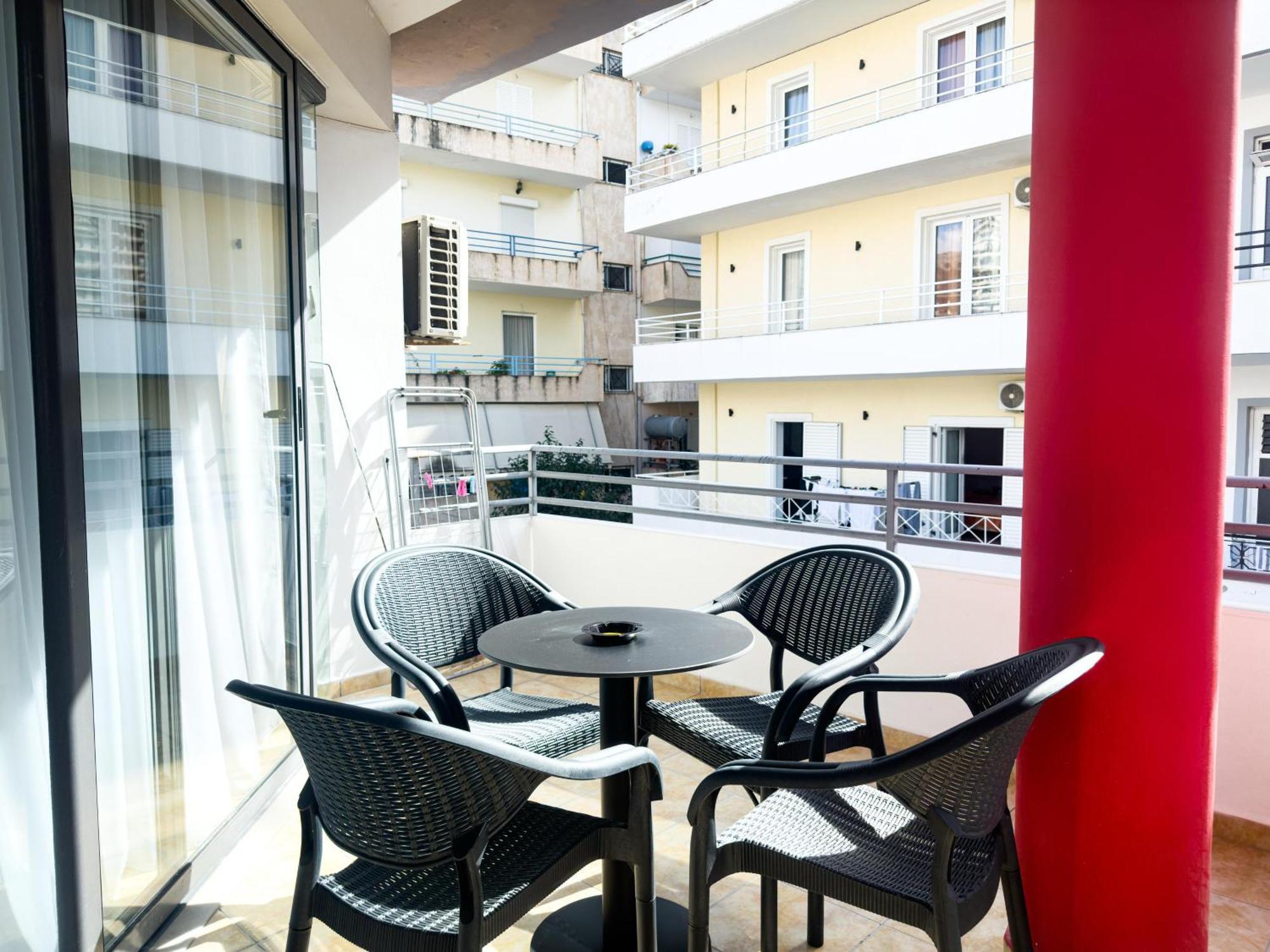Flora Apartments Sarandë Esterno foto