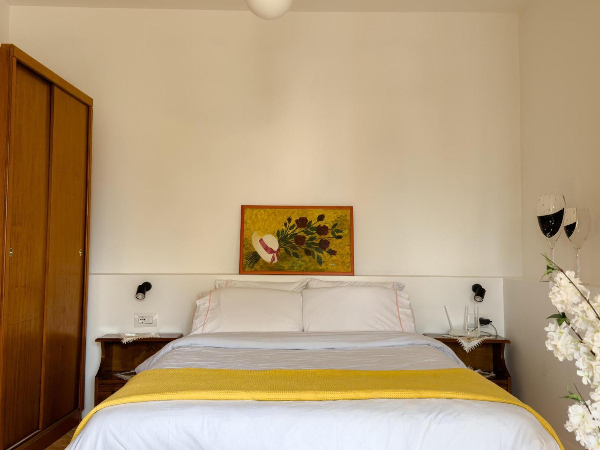 Flora Apartments Sarandë Esterno foto