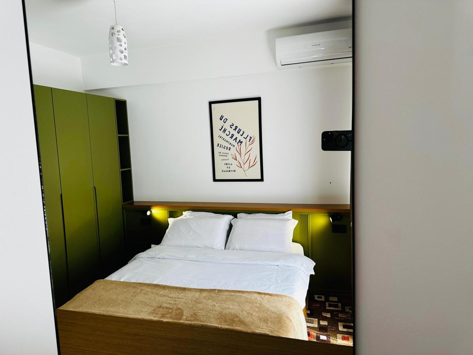 Flora Apartments Sarandë Esterno foto