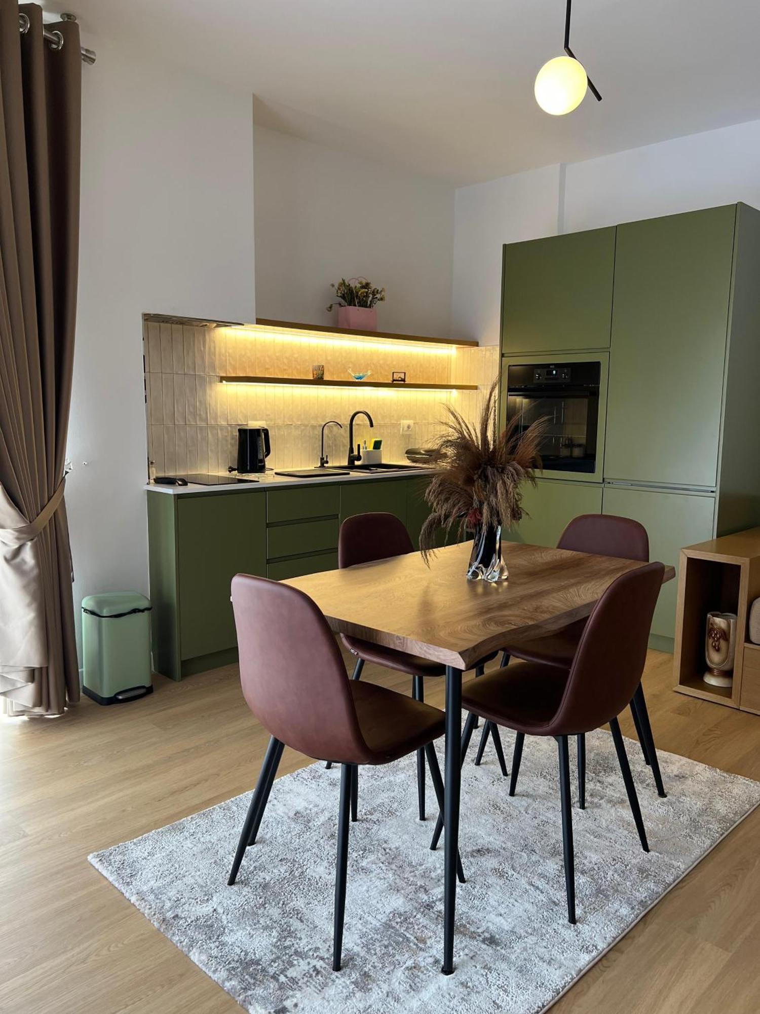 Flora Apartments Sarandë Esterno foto