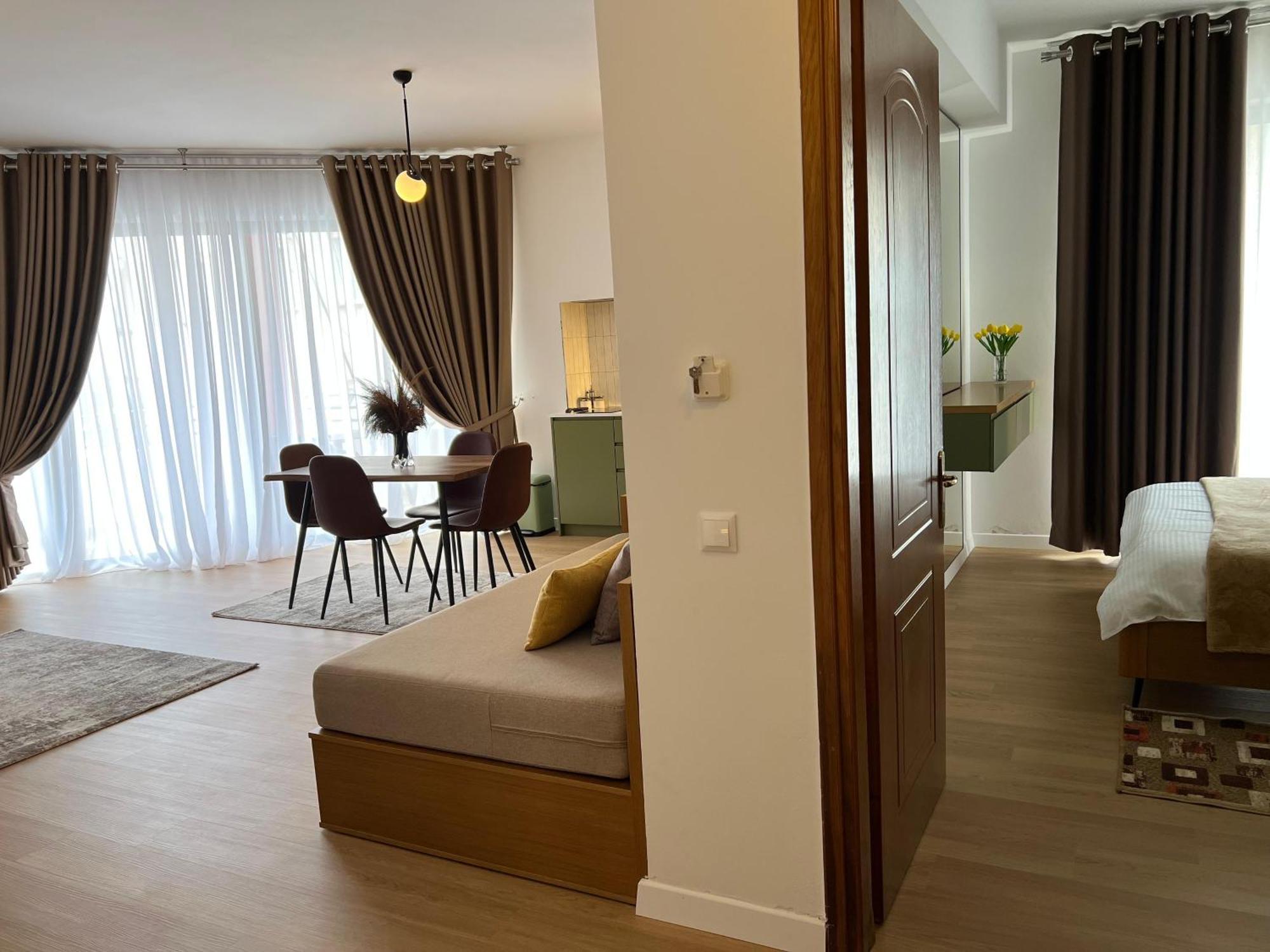 Flora Apartments Sarandë Esterno foto